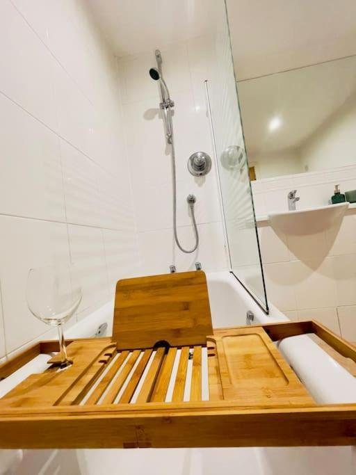 Beautiful Central Open Plan Living! Manchester Ngoại thất bức ảnh